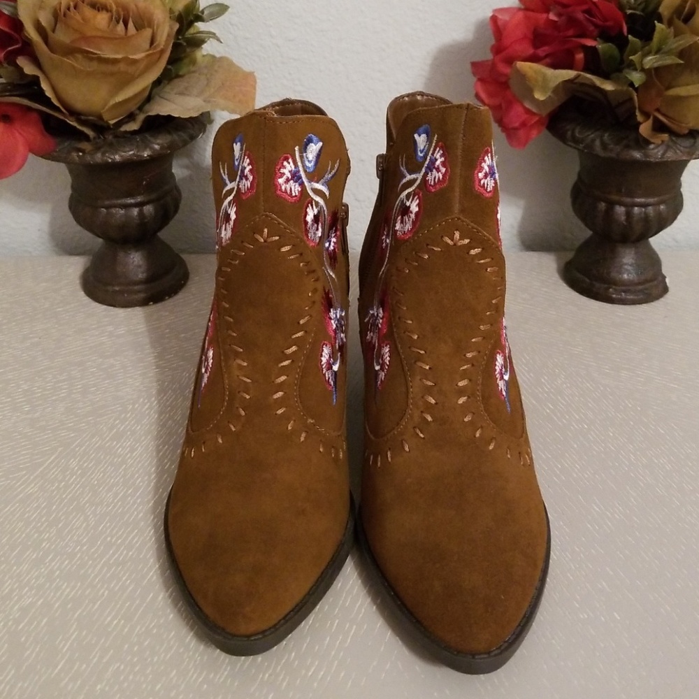 Booties - Picture 4 of 4